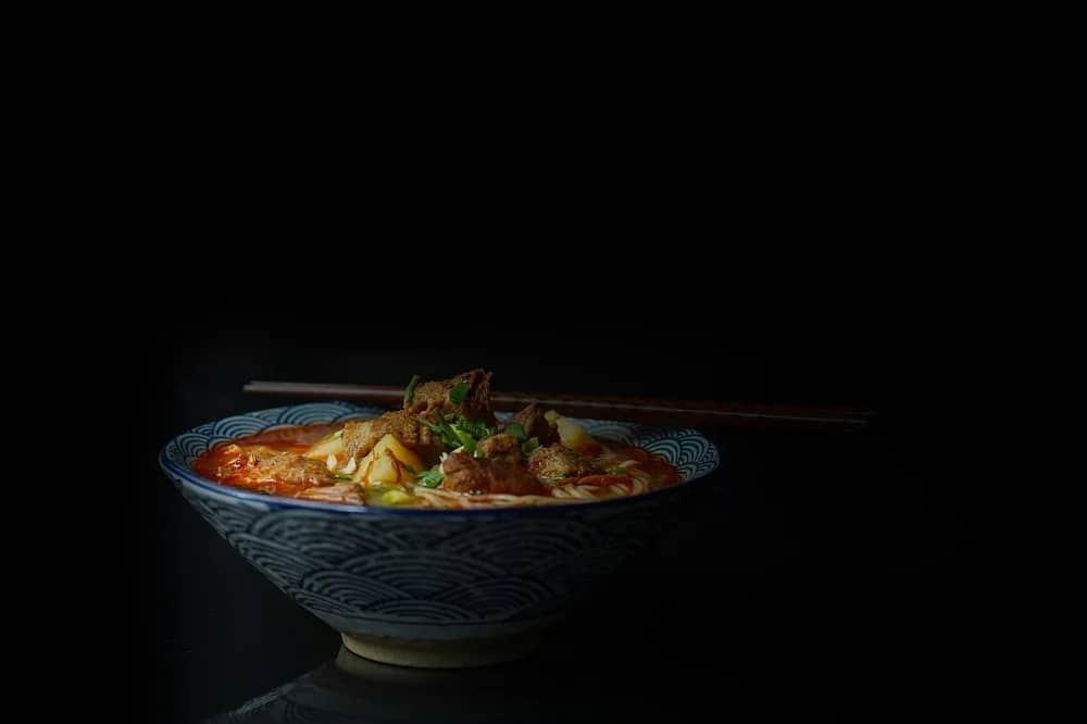 Aprende a preparar un caldo dashi, uno de los caldos básicos en la cocina japonesa, con él, podremos realizar más adelante deliciosos platos.